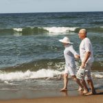 Pourquoi s’installer près de l’Océan pour sa retraite attire de plus en plus de seniors et comment trouver un établissement adapté